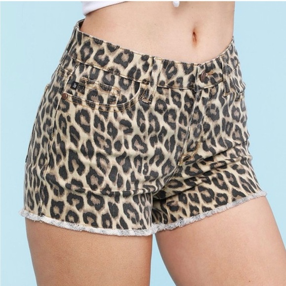 Judy blue leopard print shorts size xl - Picture 5 of 5